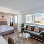 Joffre 2-4 - Bright Central 1 Bedroom Near Massena